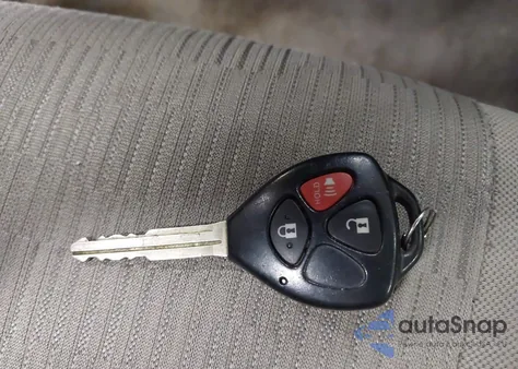 2010 Toyota Rav4 z USA, uszkodzony, nr VIN JTMBF4DV3AD034559